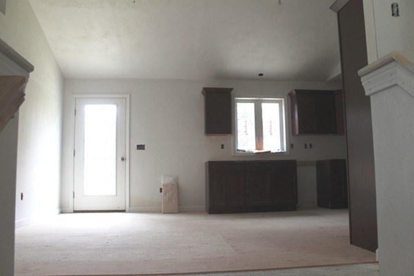 38 Cranberry Meadow Road Charlton, MA 01507 - Photo 4 of 10 Gallery Image 4