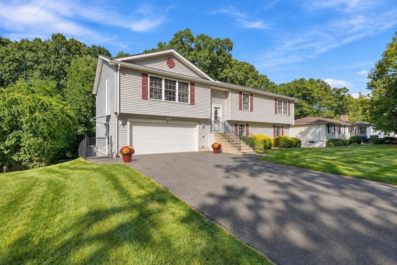 36 Ludlow Road Chicopee, MA 01020 - Photo 3 of 42 Gallery Image 3