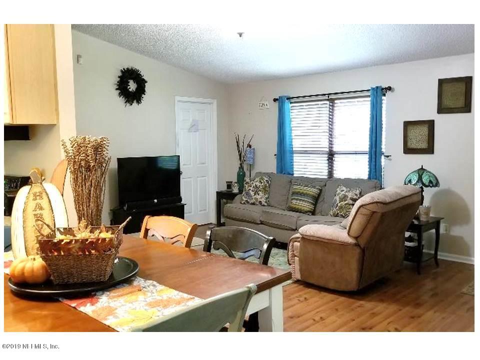 1958 Rothbury Drive Jacksonville, FL 32221 - Photo 6 of 24 Family Room.