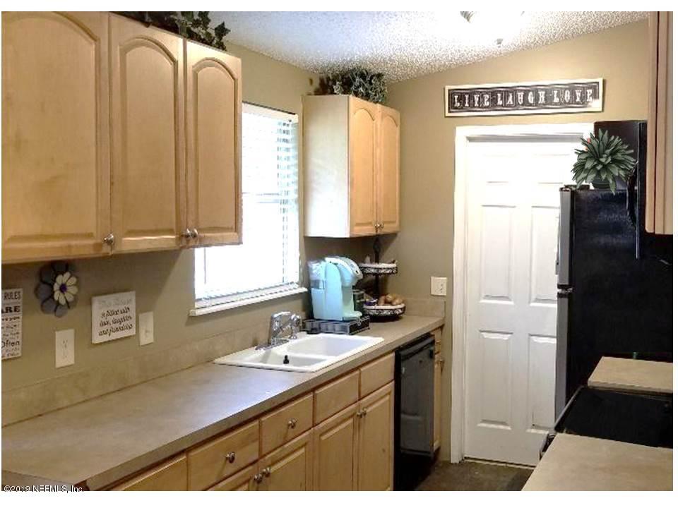 1958 Rothbury Drive Jacksonville, FL 32221 - Photo 8 of 24 Kitchen - Maple Cabinets