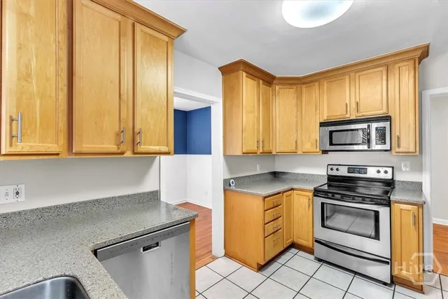 $2,800 | 135 Columbus Drive, Savannah, GA 31405