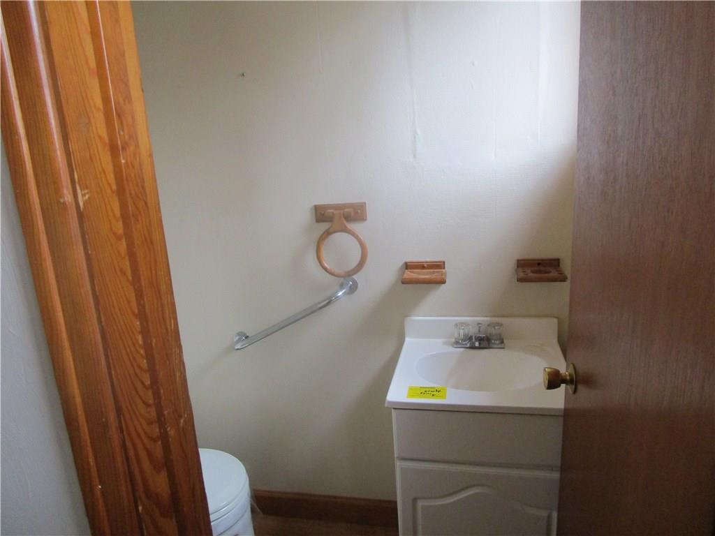 845 Blue Ridge Road Pittsburgh, PA 15239 - Photo 12 of 18 partial bath