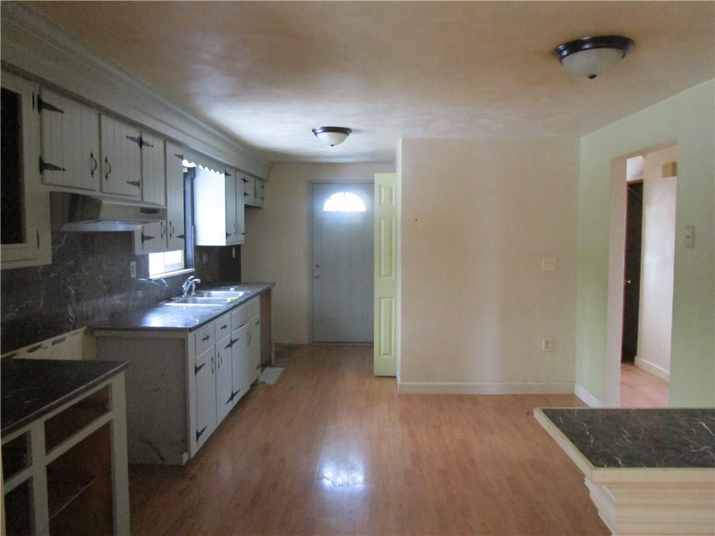 845 Blue Ridge Road Pittsburgh, PA 15239 - Photo 3 of 18 kitchen