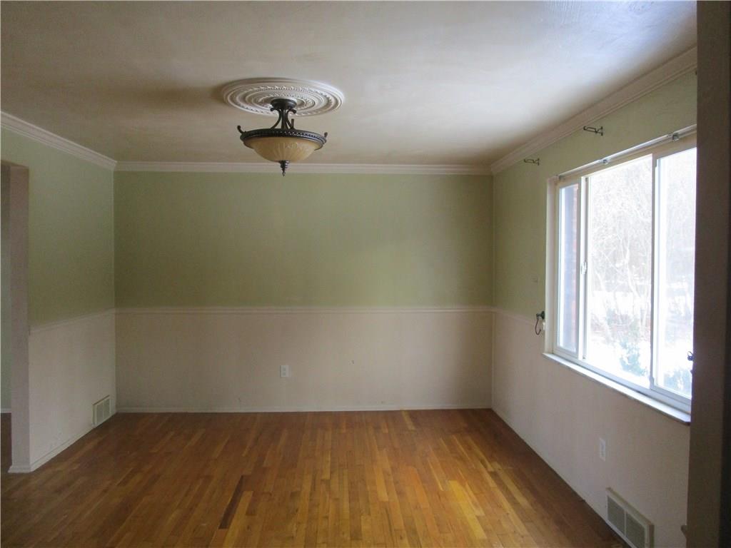 845 Blue Ridge Road Pittsburgh, PA 15239 - Photo 5 of 18 dining room