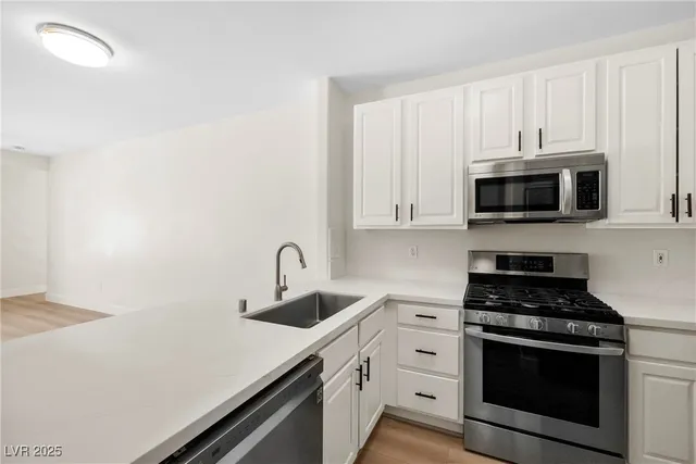 $1,395 | 7139 South Durango Drive, Unit 203, Las Vegas, NV 89113