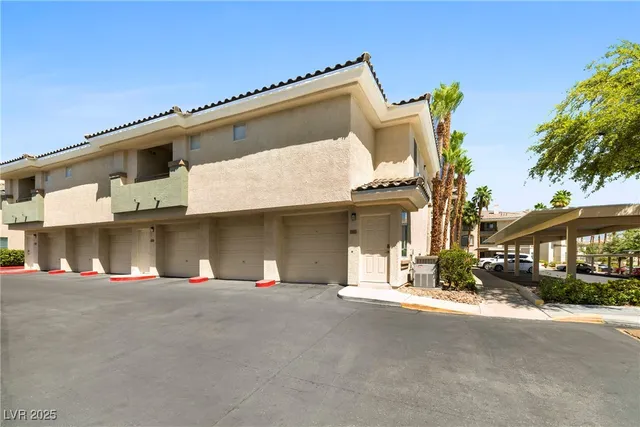 $1,395 | 7139 South Durango Drive, Unit 203, Las Vegas, NV 89113