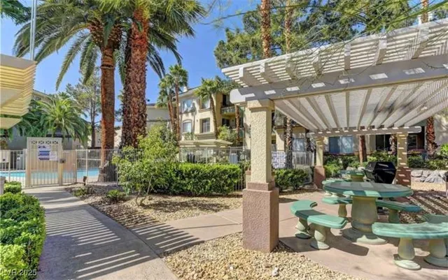 $1,395 | 7139 South Durango Drive, Unit 203, Las Vegas, NV 89113