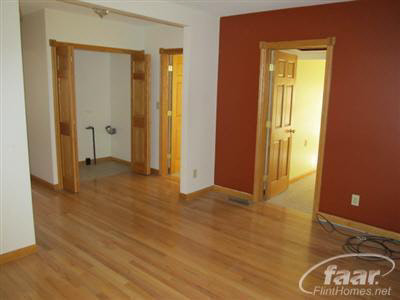 2405 Utley Road Flint, MI 48532 - Photo 11 of 18 20144347-11.JPG