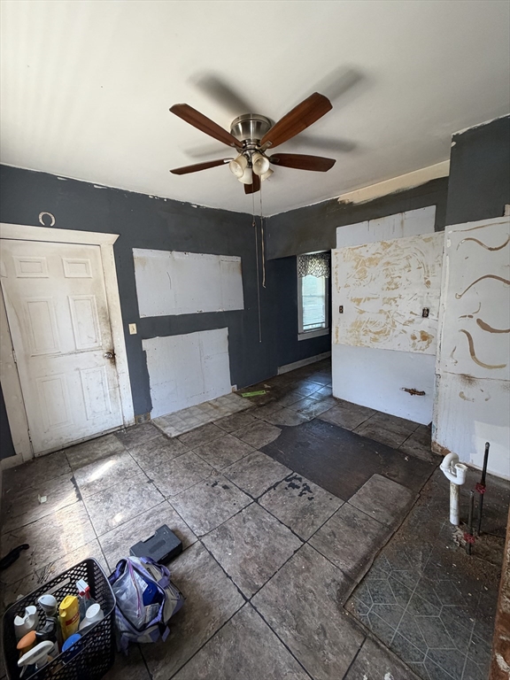 72 Melrose Street Springfield, MA 01109 - Photo 12 of 15