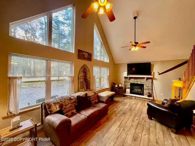 $349,000 | 27 Raintree Lane, Albrightsville, PA 18210