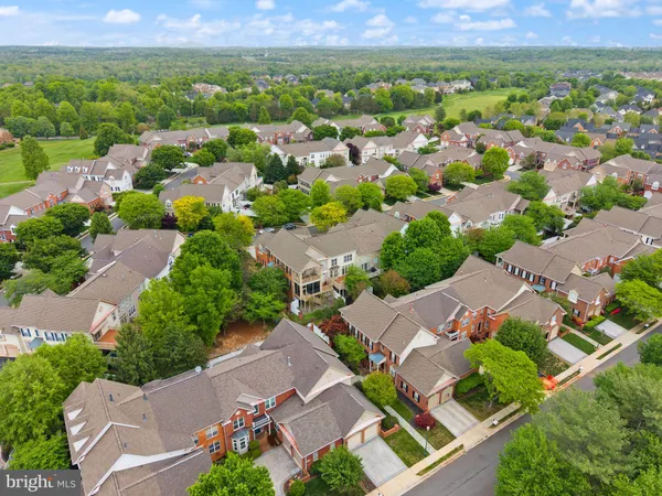 $915,000 | 43423 Wild Dunes Square, Leesburg, VA 20176