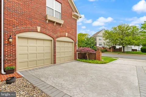 $890,000 | 43423 Wild Dunes Square, Leesburg, VA 20176