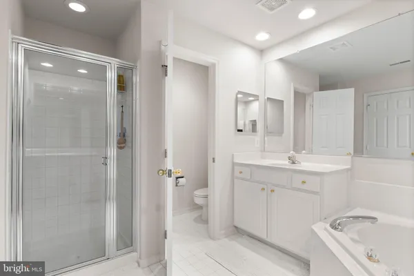 $915,000 | 43423 Wild Dunes Square, Leesburg, VA 20176