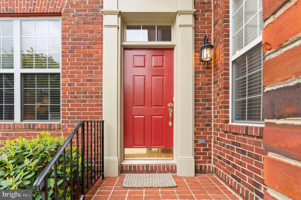 $915,000 | 43423 Wild Dunes Square, Leesburg, VA 20176
