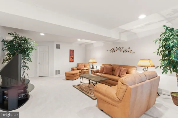 $915,000 | 43423 Wild Dunes Square, Leesburg, VA 20176