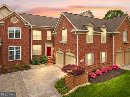 $890,000 | 43423 Wild Dunes Square, Leesburg, VA 20176