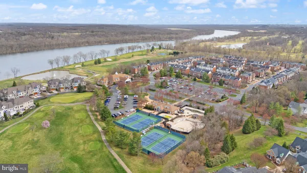 $915,000 | 43423 Wild Dunes Square, Leesburg, VA 20176