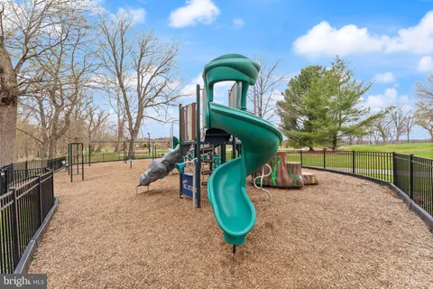 $890,000 | 43423 Wild Dunes Square, Leesburg, VA 20176