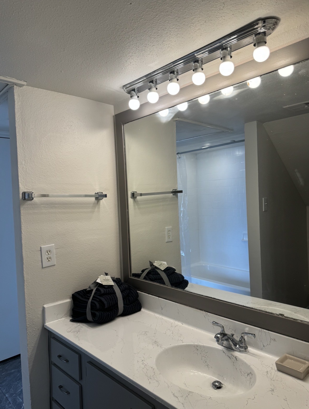 3130 Walnut Bend Lane, Unit 424 Houston, TX 77042 - Photo 17 of 26