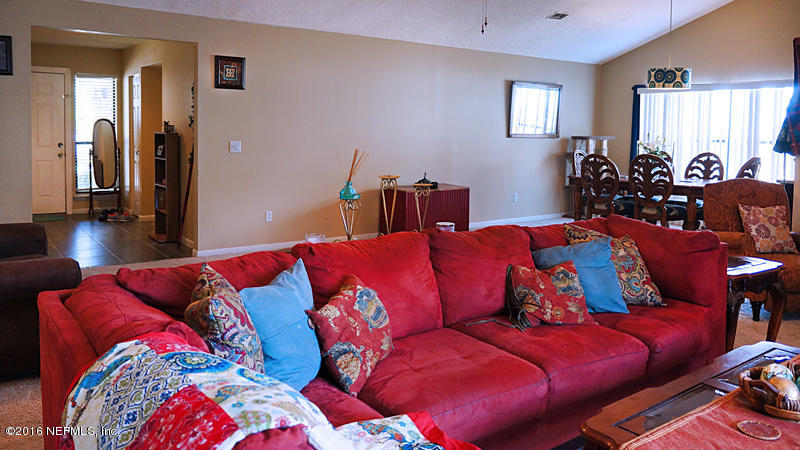 8325 Gemini Road Jacksonville, FL 32216 - Photo 3 of 16 3