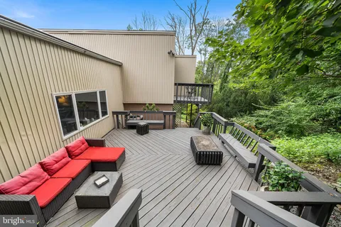 a view of outdoor space yard and patio