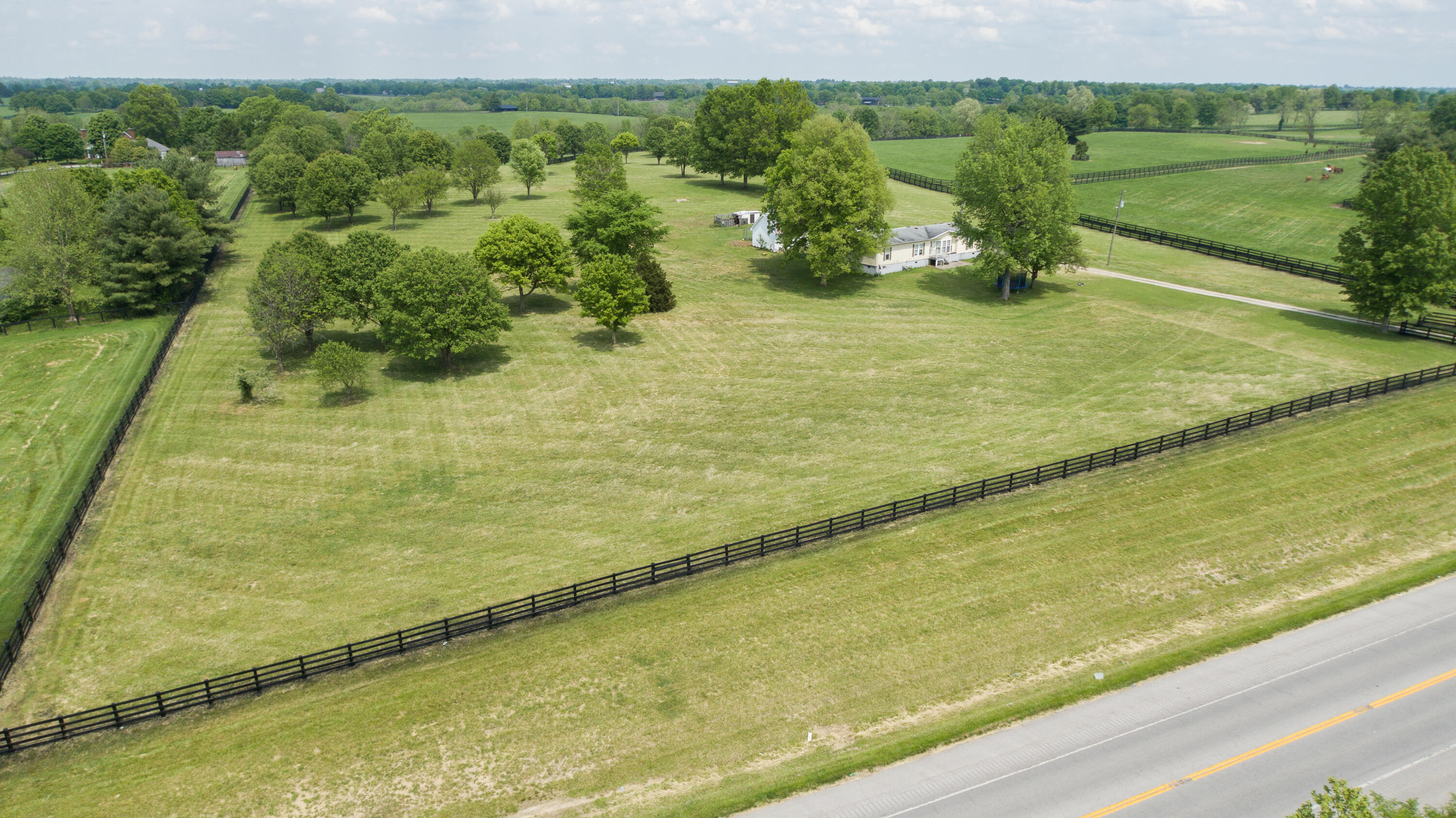 5768 Tates Creek Road Lexington, KY 40515 - Photo 28 of 35 DJI_0011