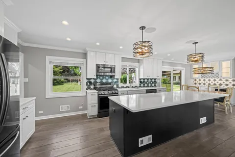$589,000 | 4 Garden Court, Prospect Heights, IL 60070
