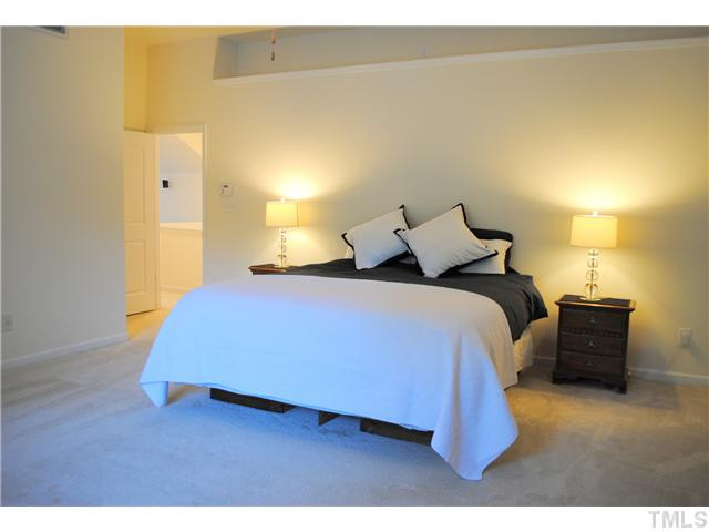 1018 Lakeview Road Durham, NC 27712 - Photo 4 of 25