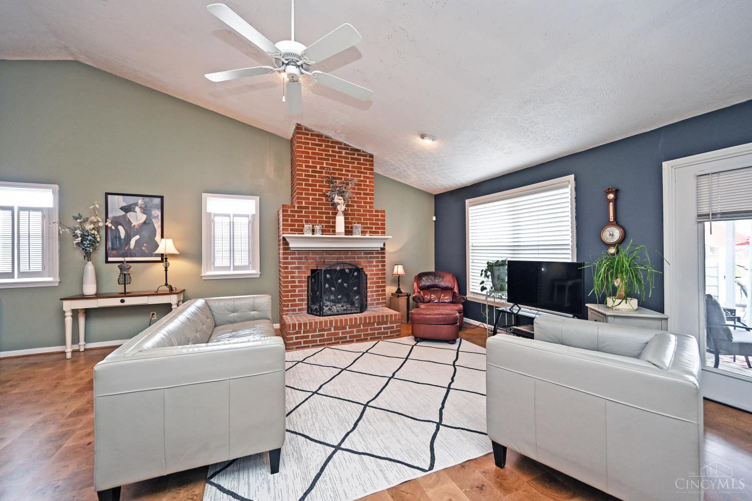590 Rentz Place Cincinnati, OH 45238 - Photo 5 of 38