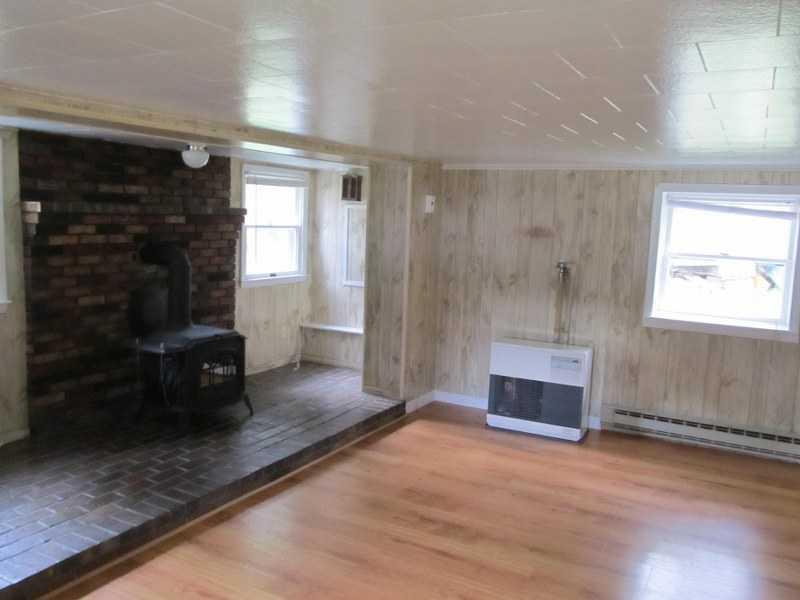 28 Overlook Road Windham, ME 04062 - Photo 10 of 15 Living Room.