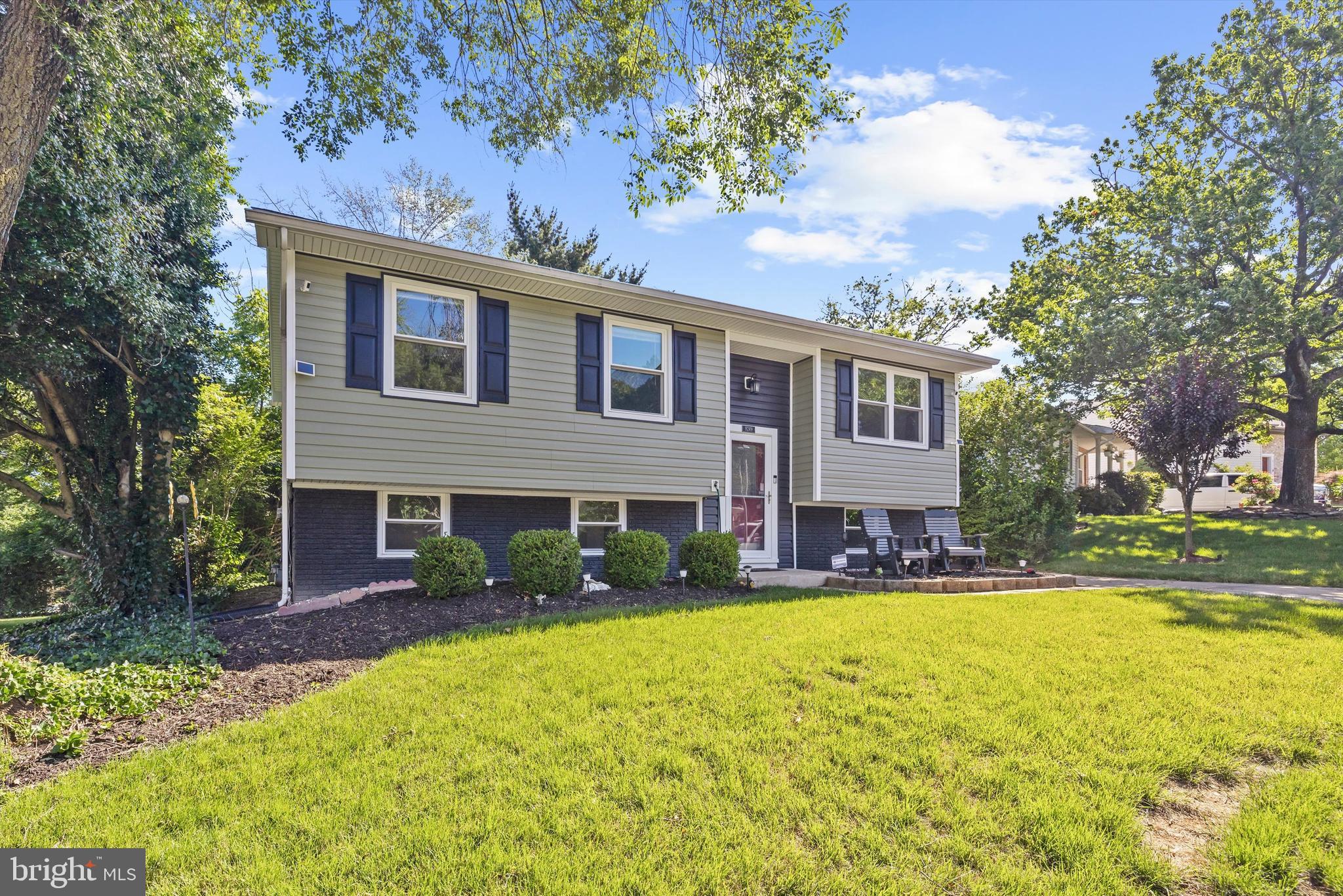 8249 Victoria Road Millersville, MD 21108 - Photo 3 of 39