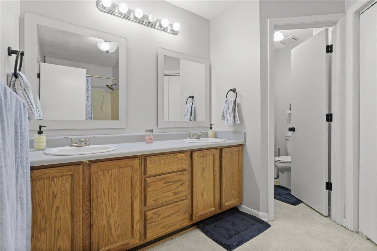 7877 Cedar Edge Road Roanoke, VA 24018 - Photo 18 of 43 Primary Bathroom