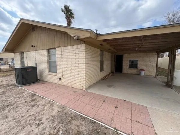 a view of a house with a garage