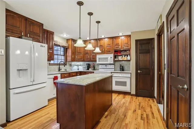 $449,900 | 4 Cedar Point, Collinsville, IL 62234