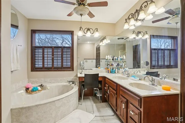 $449,900 | 4 Cedar Point, Collinsville, IL 62234