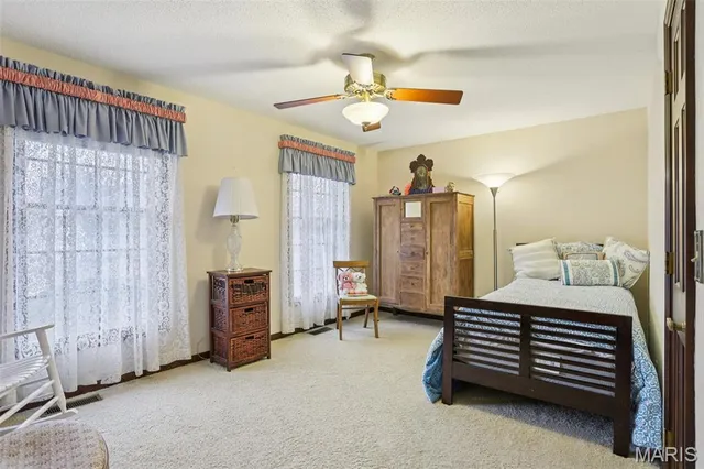 $449,900 | 4 Cedar Point, Collinsville, IL 62234