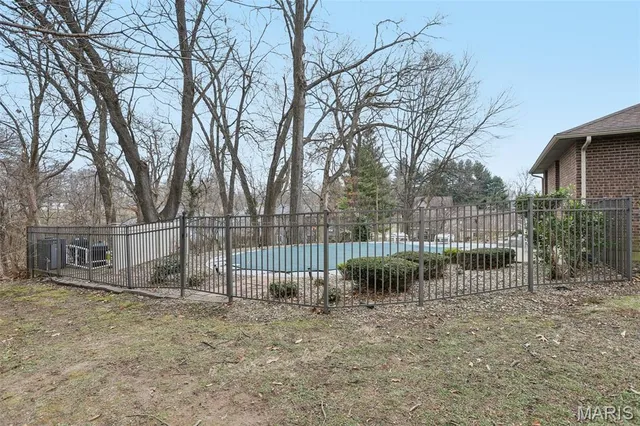 $449,900 | 4 Cedar Point, Collinsville, IL 62234