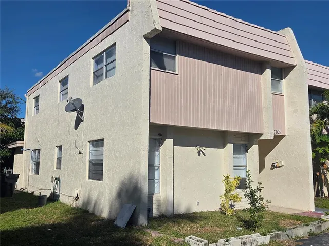 $395,000 | 7925 Southwest 9th Street, Unit 7925, North Lauderdale, FL 33068