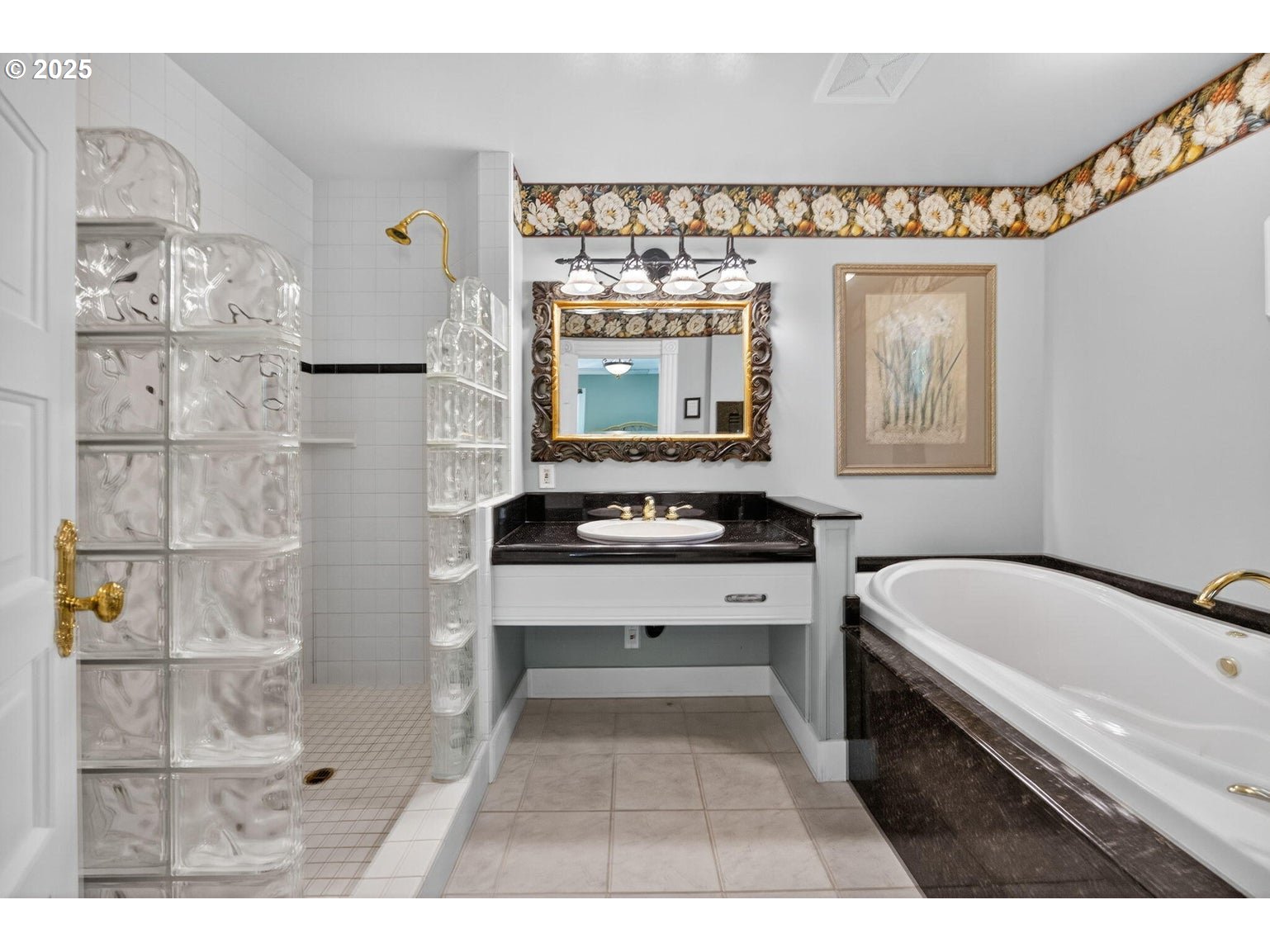 496 Beach Street Ashland, OR 97520 - Photo 18 of 45 a spacious bathroom with a tub sink and mirror