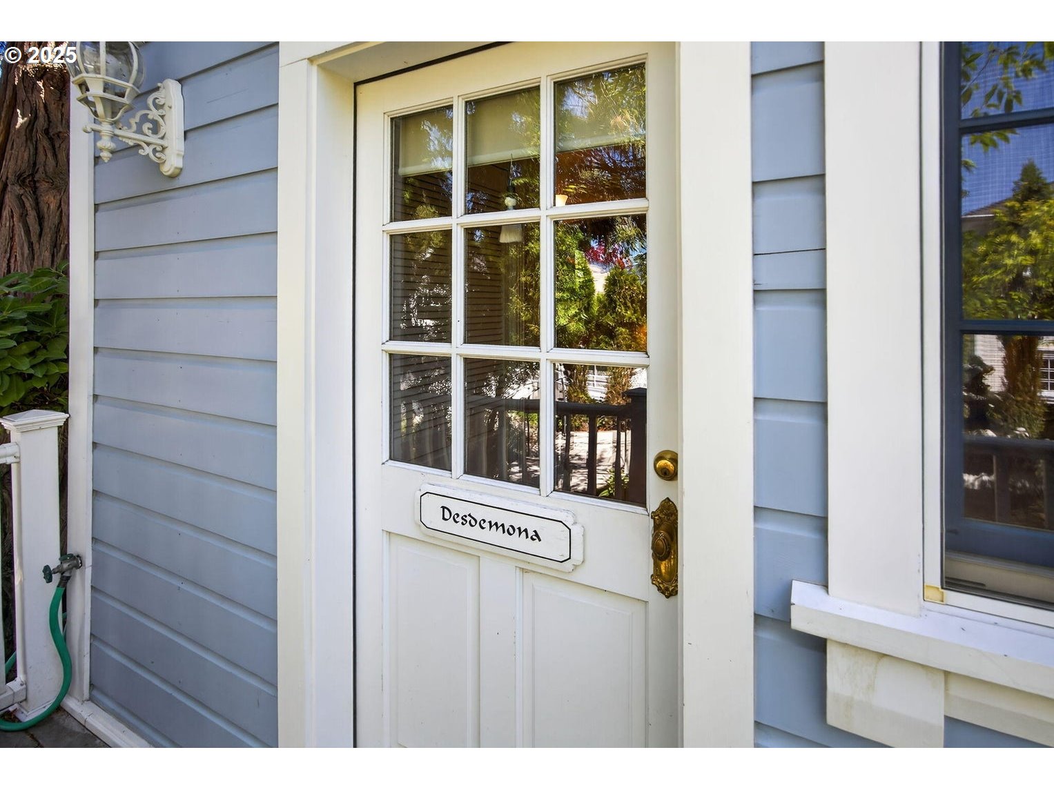 496 Beach Street Ashland, OR 97520 - Photo 27 of 45 a view of front door