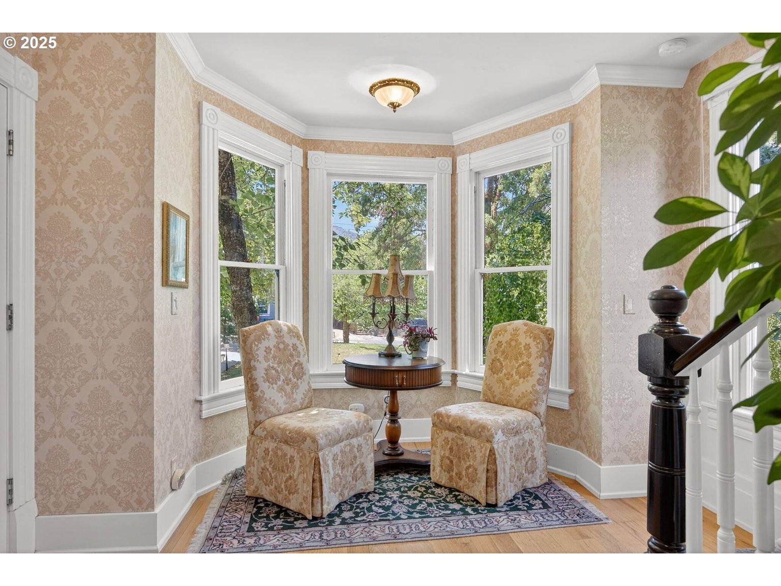 496 Beach Street Ashland, OR 97520 - Photo 10 of 45 a living room with furniture and a window