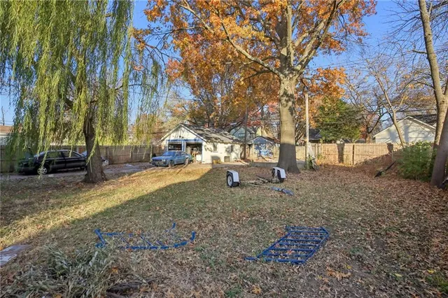 $250,000 | 933 South Main Street, Ottawa, KS 66067