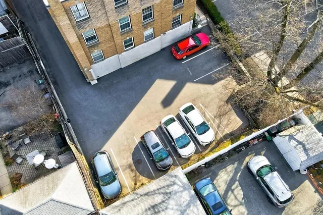 $2,200 | 230 Massachusetts Avenue, Unit 2, Arlington, MA 02474