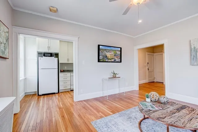 $2,200 | 230 Massachusetts Avenue, Unit 2, Arlington, MA 02474