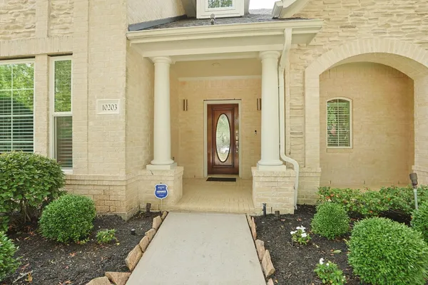 $875,000 | 10203 Noble Pointe Court, Spring, TX 77379