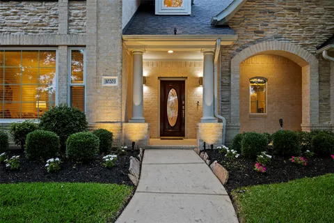 $875,000 | 10203 Noble Pointe Court, Spring, TX 77379