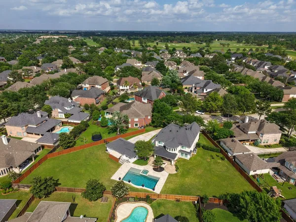 $875,000 | 10203 Noble Pointe Court, Spring, TX 77379