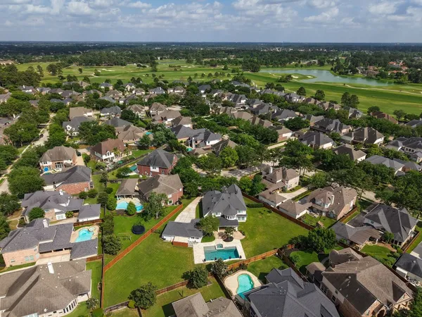 $875,000 | 10203 Noble Pointe Court, Spring, TX 77379