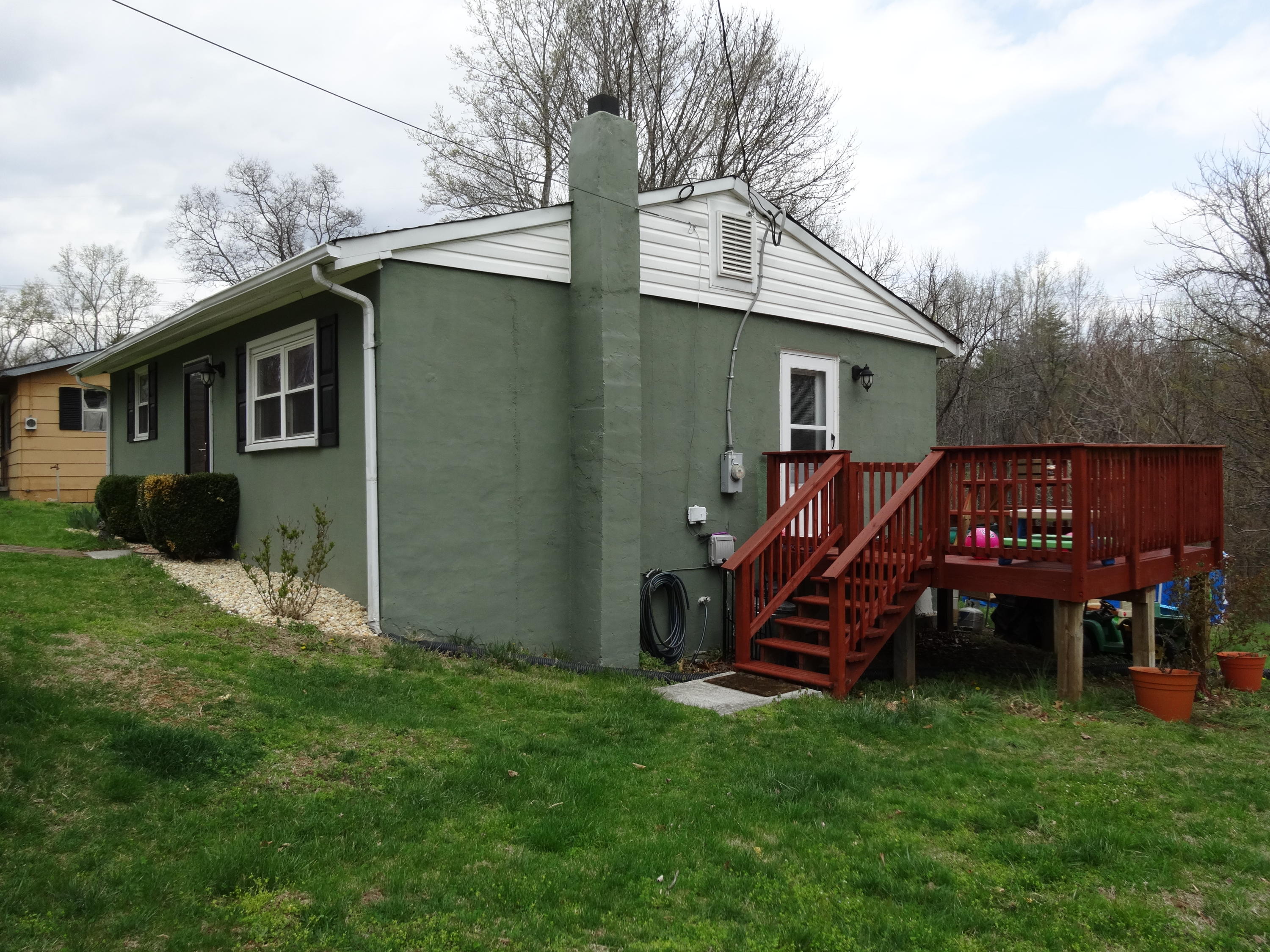 1843 Dewey Road Montvale, VA 24122 - Photo 21 of 22 Right Front of Home.JPG