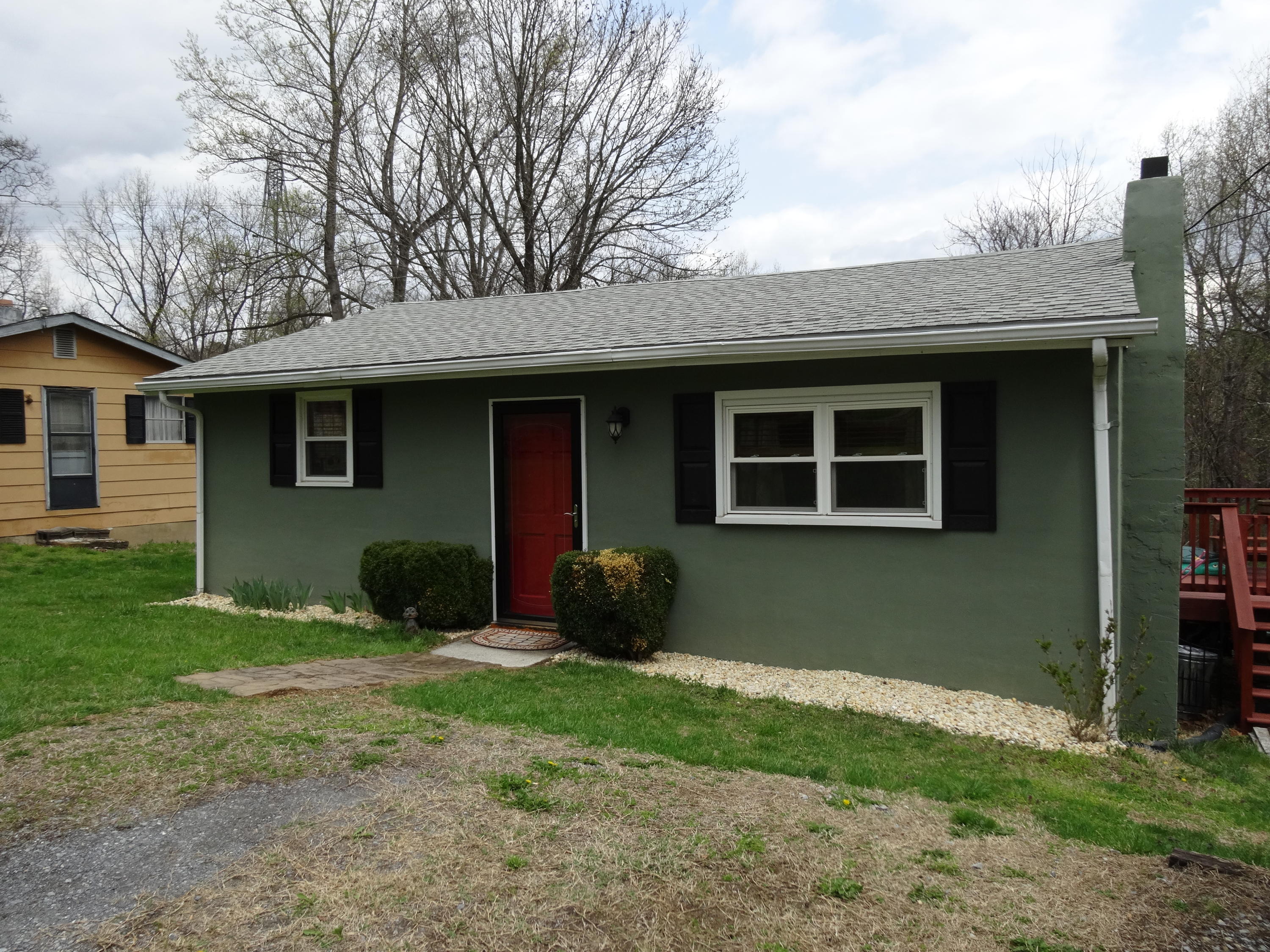 1843 Dewey Road Montvale, VA 24122 - Photo 22 of 22 Front of Home-End.JPG